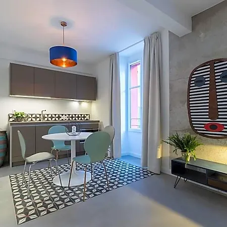 L'abeille - Boutique 4*