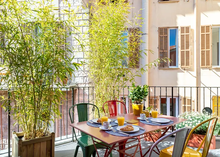L'abeille - Boutique 4*
